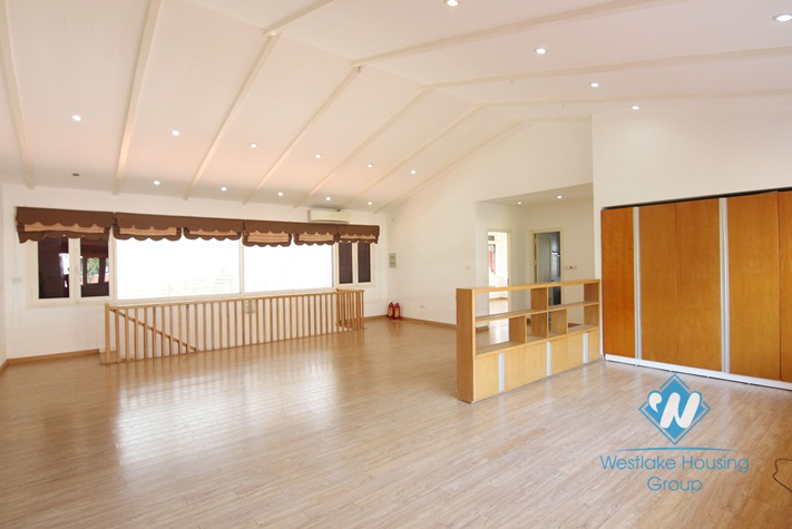 Modern villa with nice garden and swimming pool in Tay Ho Diplomats residence